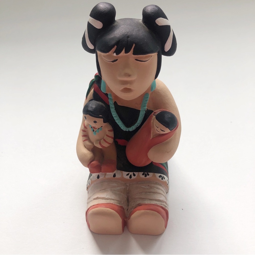 Signed Cleo Teissedre Handcrafted Mama Babies Storyteller Figurine